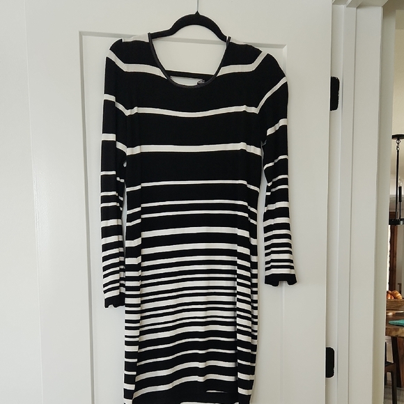INC International Concepts Black and White Long Sleeve Dress - Picture 1 of 1